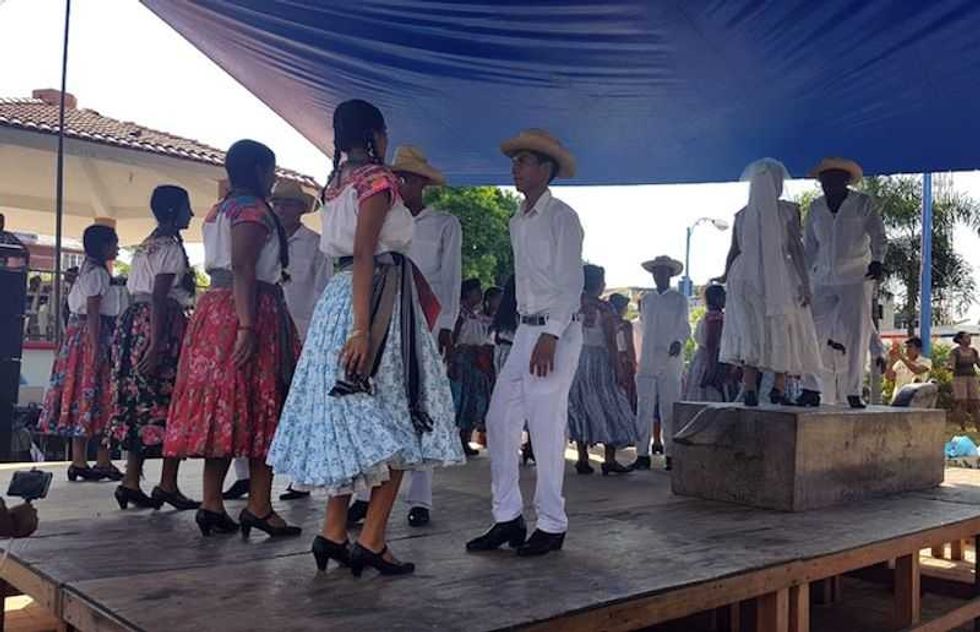 el baile de la artesa identidad de los afromexicanos 4