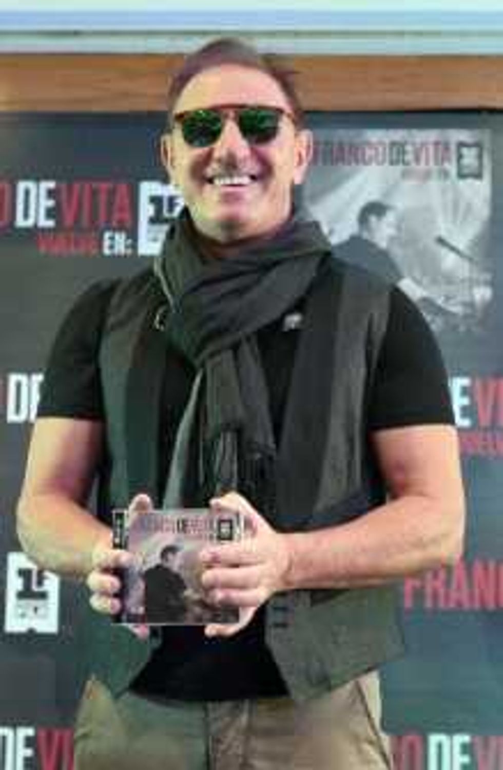 El cantautor venezolano Franco De Vita alcanzó Disco de Oro. NOTIMEX