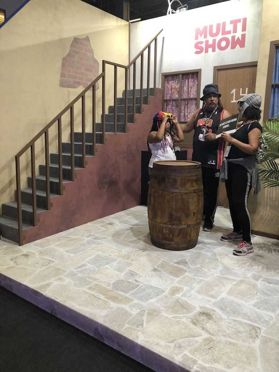 el chapulin colorado muestra su poder en la comic con de brasil 1