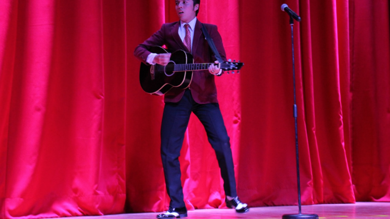 "El Chico Ye - Ye", joven de San Juan del Río apasionado por la música.