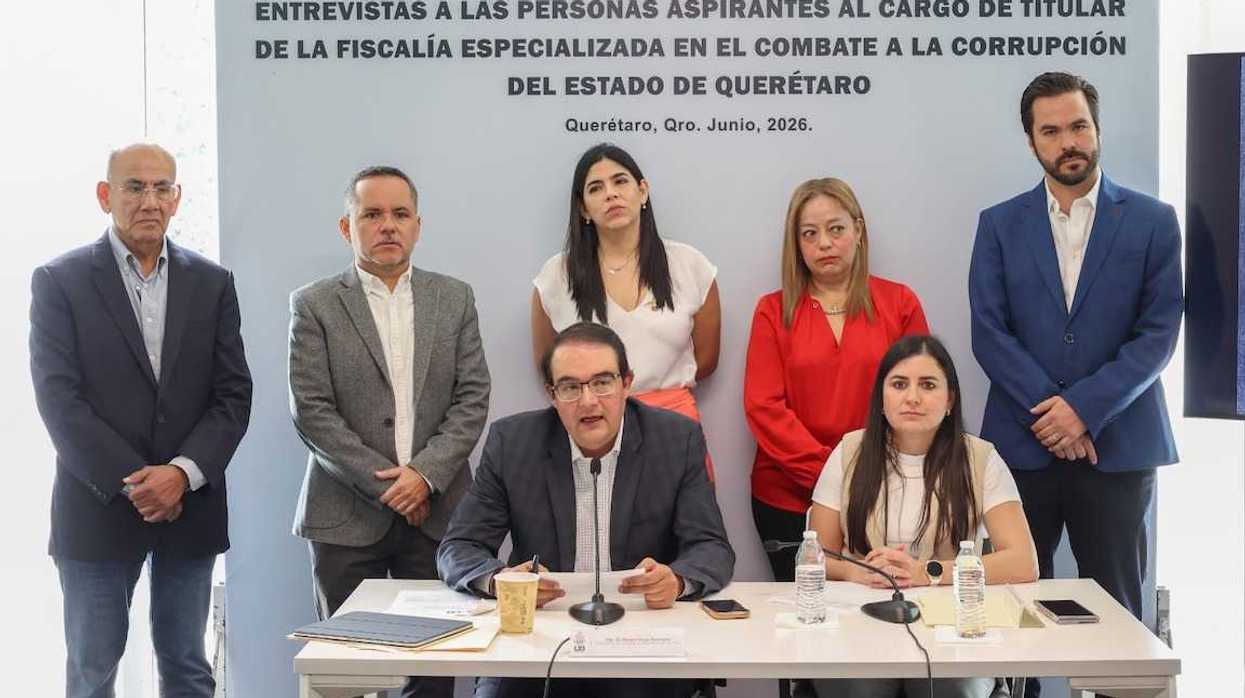 El coordinador del PAN, Guillermo Vega Guerrero, durante el posicionamiento de la bancada en el Congreso del Estado de Querétaro.