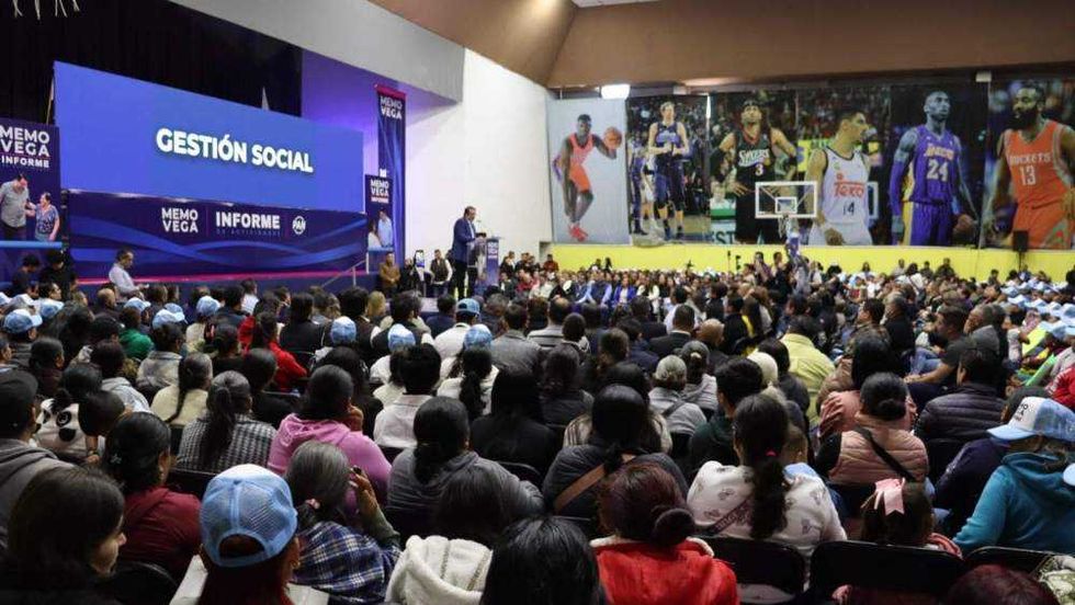 El diputado Guillermo Vega Guerrero presentó su primer informe de actividades legislativas ante autoridades estatales y municipales en San Juan del Río este sábado.