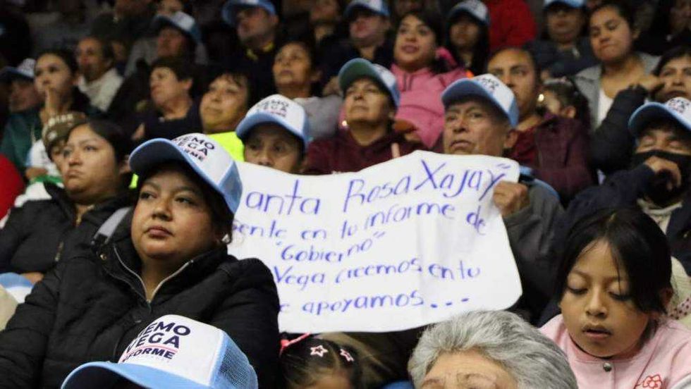 El diputado Guillermo Vega Guerrero presentó su primer informe de actividades legislativas ante autoridades estatales y municipales en San Juan del Río este sábado.