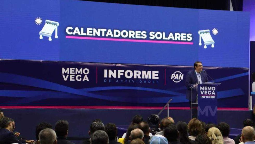 El diputado Guillermo Vega Guerrero presentó su primer informe de actividades legislativas ante autoridades estatales y municipales en San Juan del Río este sábado.