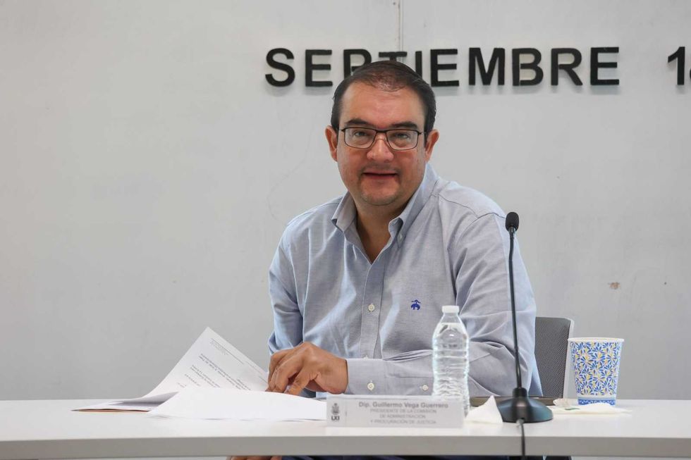 El diputado Guillermo Vega Guerrero, presidente de la Comisi\u00f3n de Administraci\u00f3n y Procuraci\u00f3n de Justicia, durante la sesi\u00f3n en la que se avalaron las reformas.
