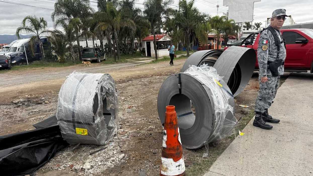 El general Ignacio Murillo Rodríguez supervisó personalmente las labores para retirar la carga y restablecer la circulación en la autopista.