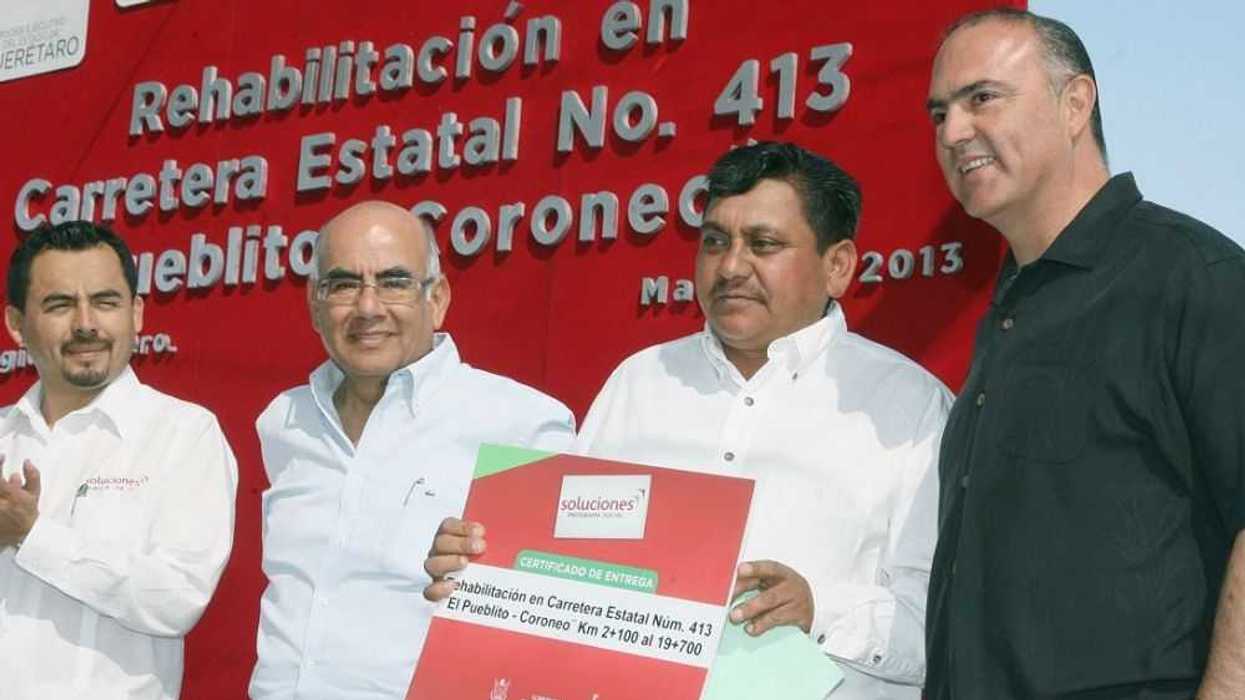 El Gobernador del Estado, José Calzada Rovirosa, entregó la rehabilitación de17 kilómetrosde la Carretera Estatal No. 413 “El Pueblito-Coroneo”, en el municipio de Corregidora.