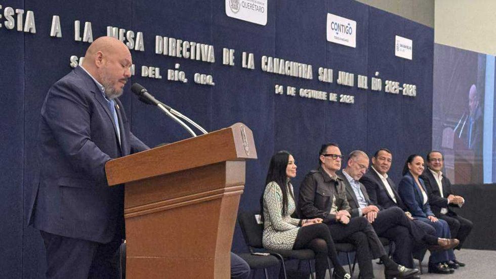 El gobernador Mauricio Kuri pidió a empresarios mantener inversiones pese a que 2025 será un año complicado.