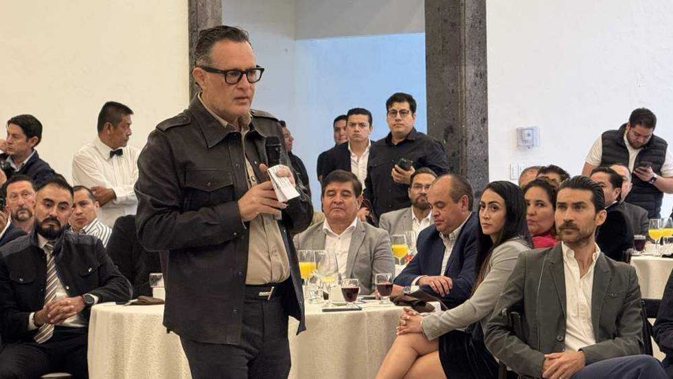 El gobernador Mauricio Kuri pidió a empresarios mantener inversiones pese a que 2025 será un año complicado.