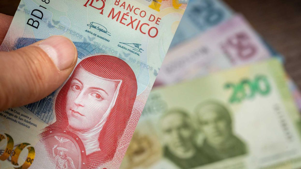 El IGAE creció 1.0% mensual en octubre de 2025 con impulso del sector primario. Fuente: INEGI.