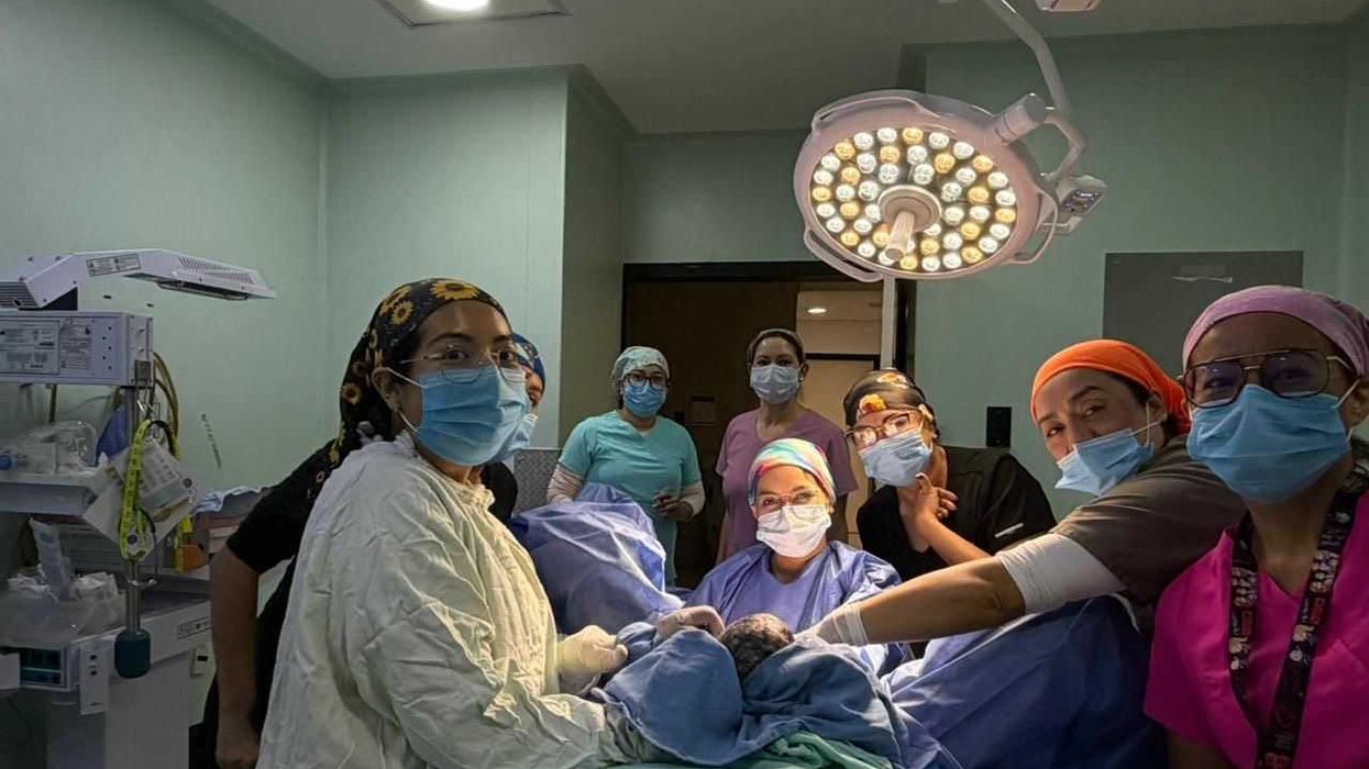 El IMSS en Querétaro atendió el primer nacimiento del año con protocolo de atención materno-infantil.