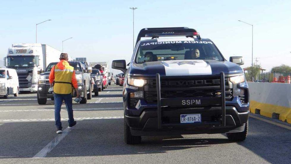 El operativo de acompañamiento a los 52 vehículos con destino a San Juan del Río concluyó sin incidentes.
