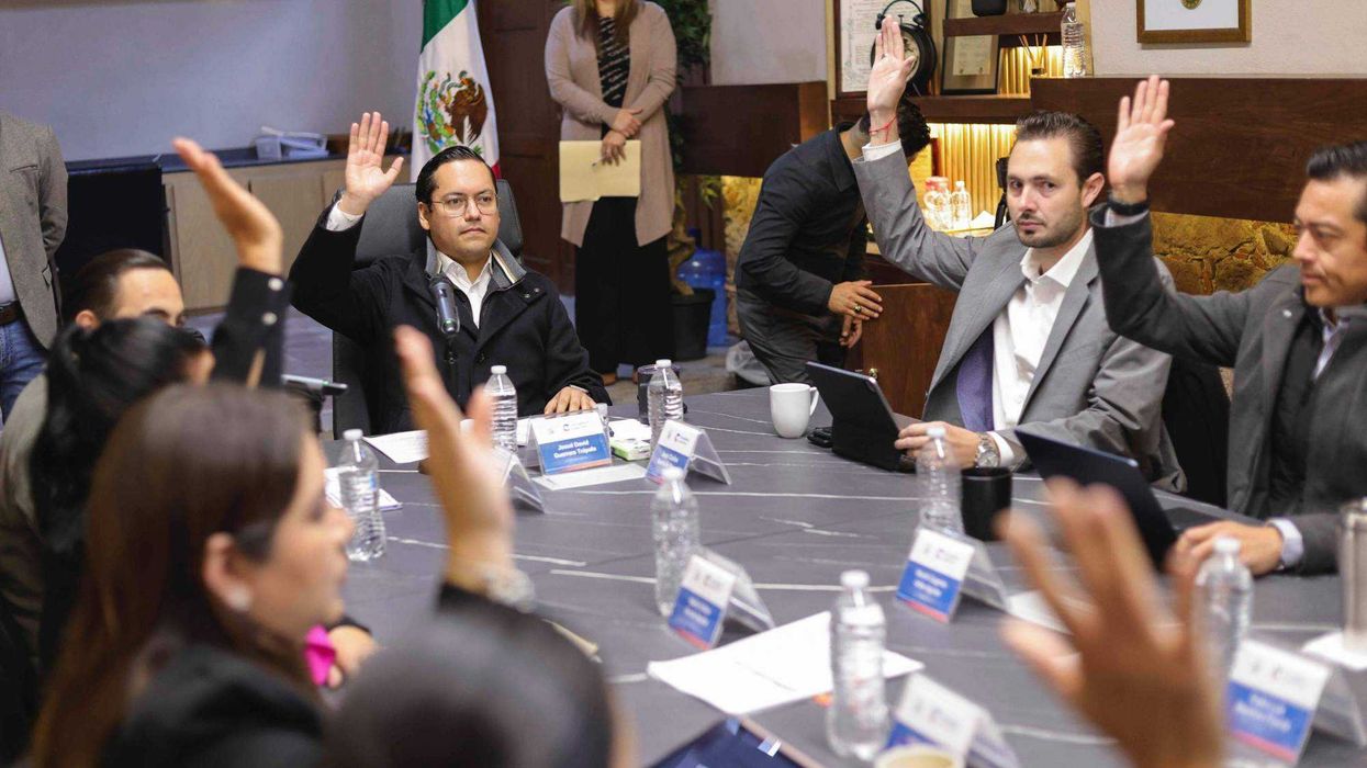 El presidente municipal Chepe Guerrero encabezó la sesión de Cabildo donde se aprobó por unanimidad el programa Tu Ciudad Contigo 2026 en Corregidora.