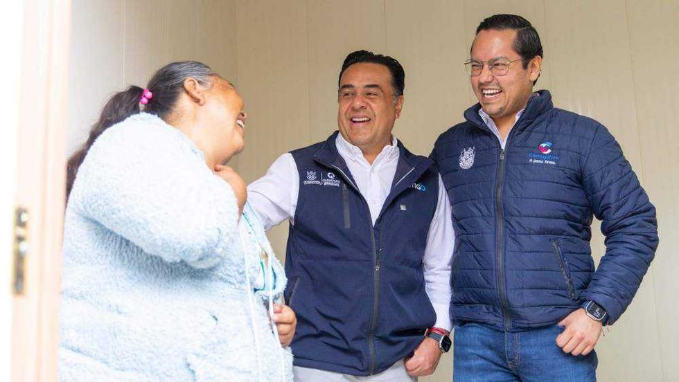El presidente municipal de Corregidora y el titular de SEDESOQ recorrieron El Calichar y Lourdes para verificar entrega de apoyos de vivienda.