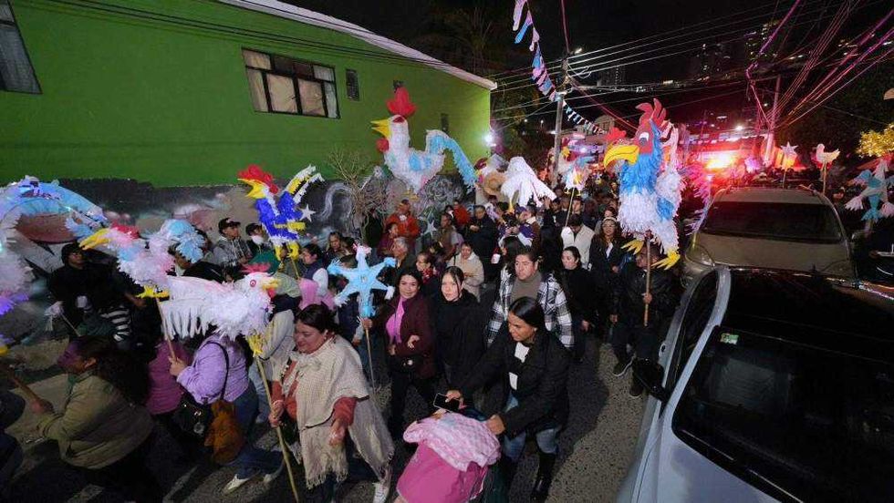 El presidente municipal encabezó el recorrido del Gallo por los barrios de Villa Cayetano Rubio.