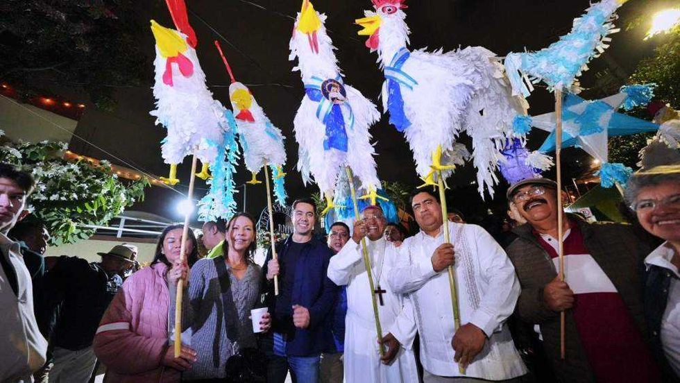 El presidente municipal encabezó el recorrido del Gallo por los barrios de Villa Cayetano Rubio.