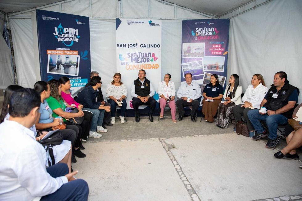 El presidente municipal Roberto Cabrera Valencia conversa con liderazgos vecinales de San Jos\u00e9 Galindo durante la edici\u00f3n 19 del programa Mi\u00e9rcoles.