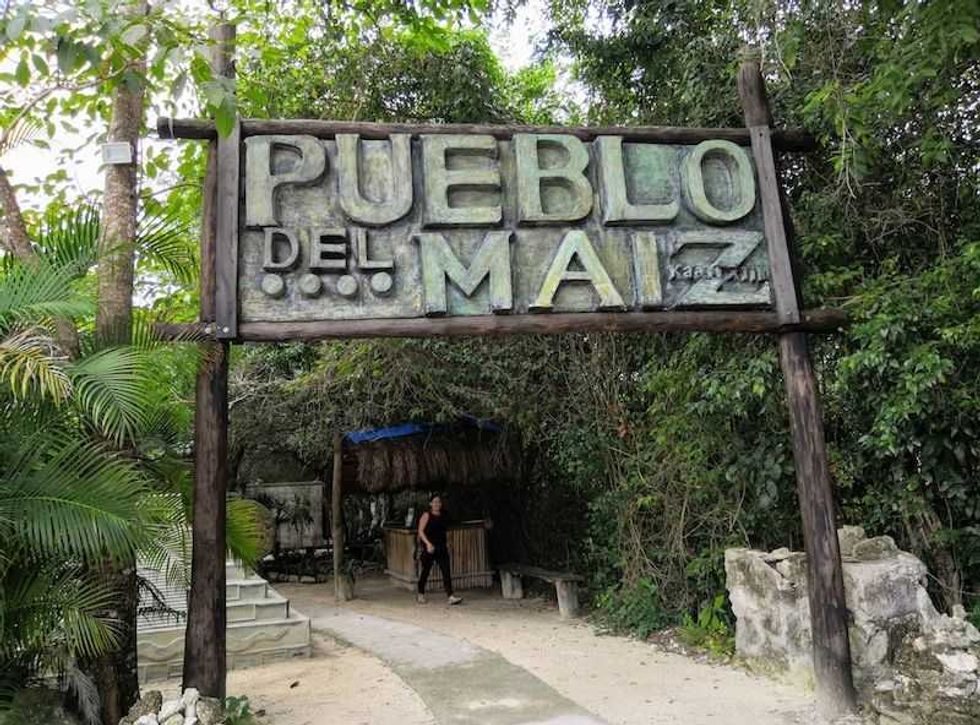 el pueblo del maiz ofrece un recorrido por la cultura maya