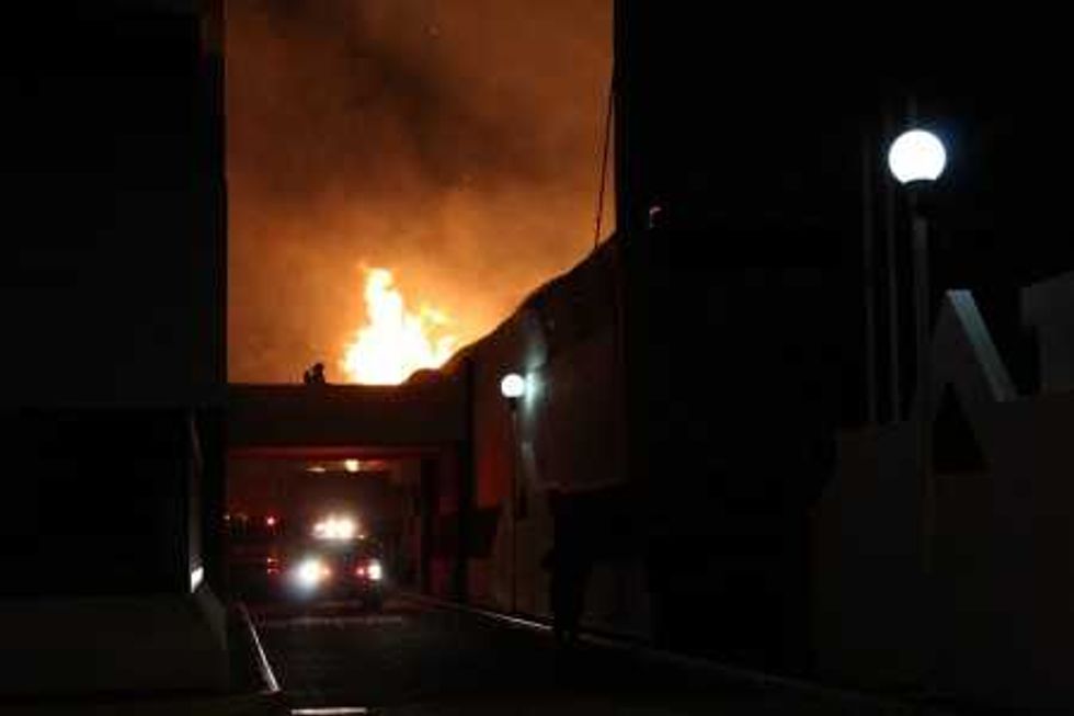 El trabajo de los bomberos fue determinante para extinguir el fuego. FOTO ROTATIVO.