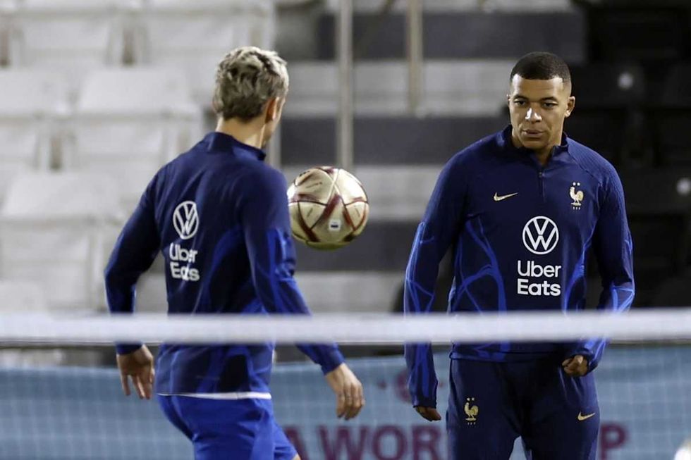 El virus que asusta más que Messi. EFE/ Alberto Estevez.