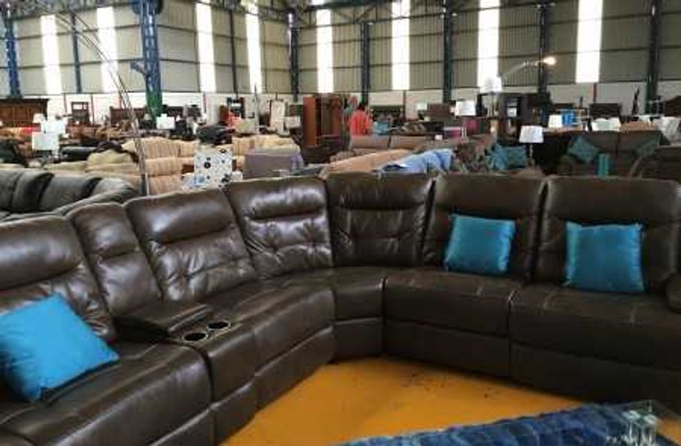 Eleganza Muebles.