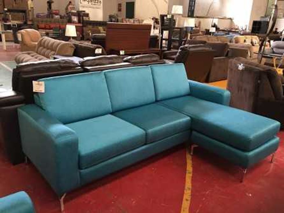 Eleganza Muebles.