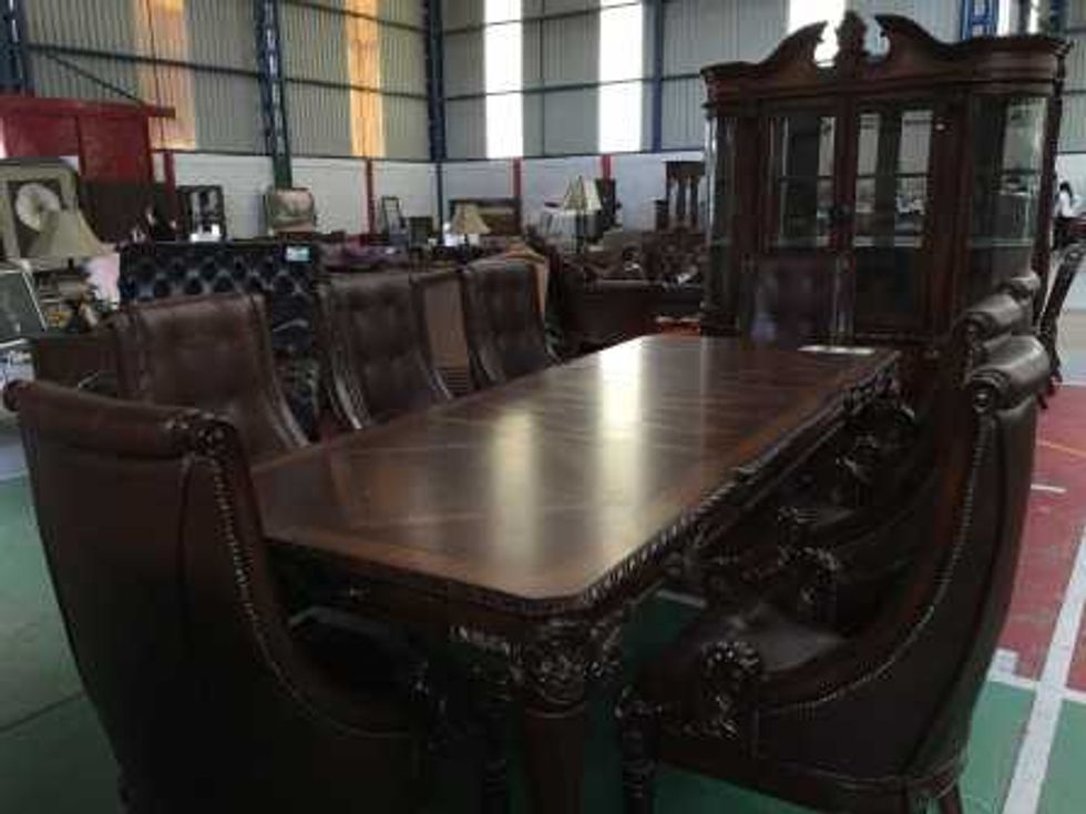 Eleganza Muebles.