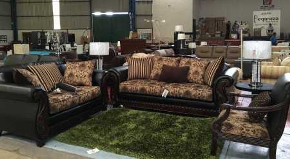 Eleganza Muebles.