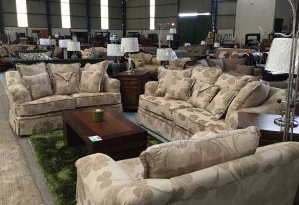 Eleganza Muebles.