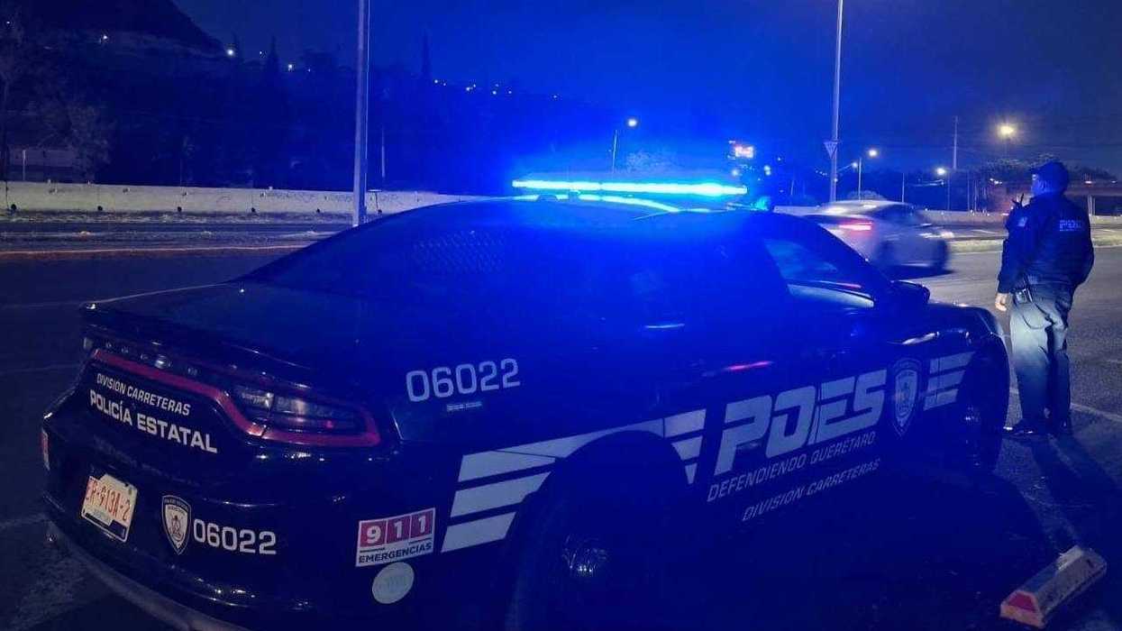 Elemento de la Policía Municipal de Querétaro durante un operativo de seguridad; la corporación investiga su actuación tras la difusión de un video.