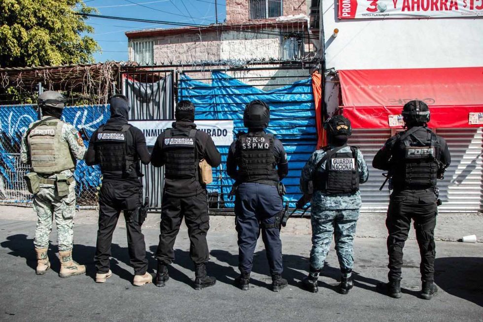 Elementos de la Fiscal\u00eda General del Estado y Polic\u00eda de Investigaci\u00f3n del Delito ejecutaron cateos simult\u00e1neos en colonias Cerrito Colorado y Pe\u00f1uelas.