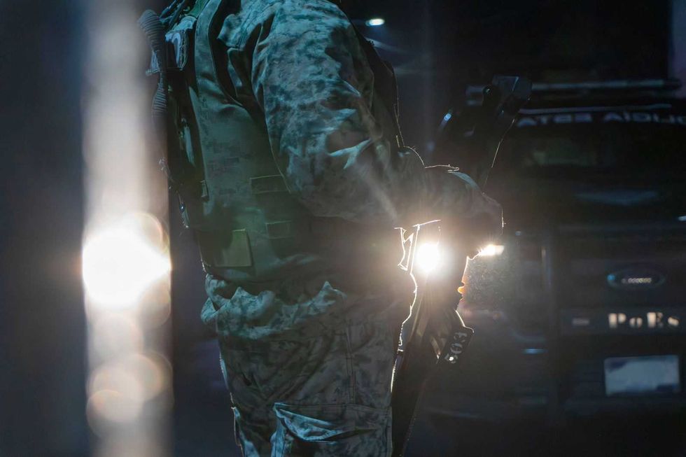 Elementos de la Polic\u00eda de Investigaci\u00f3n del Delito durante el operativo coordinado en comunidades de Pedro Escobedo.