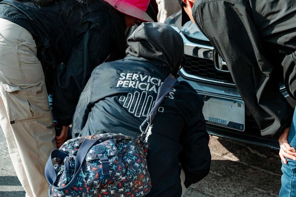 Elementos de la Polic\u00eda de Investigaci\u00f3n del Delito realizan revisiones vehiculares. El operativo incluy\u00f3 5 mil 521 revisiones con 93 elementos y 18 unidades operativas.