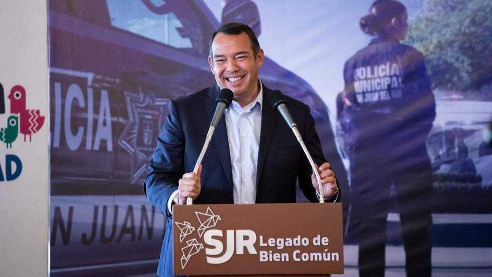 Elementos de la policía de San Juan del Río reciben reconocimientos durante ceremonia oficial del Día del Policía 2025.