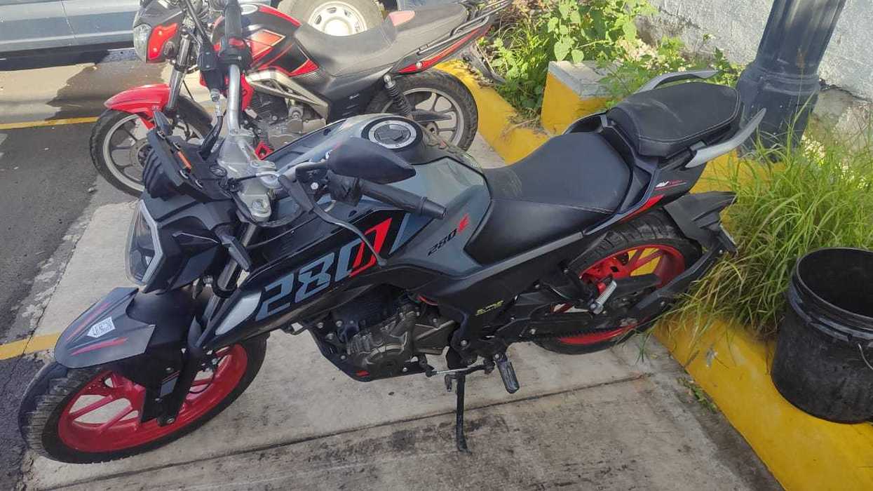 Elementos de la Policía Municipal de Querétaro recuperaron 16 vehículos con reporte de robo durante operativos realizados entre el 13 y el 19 de julio de 2026.