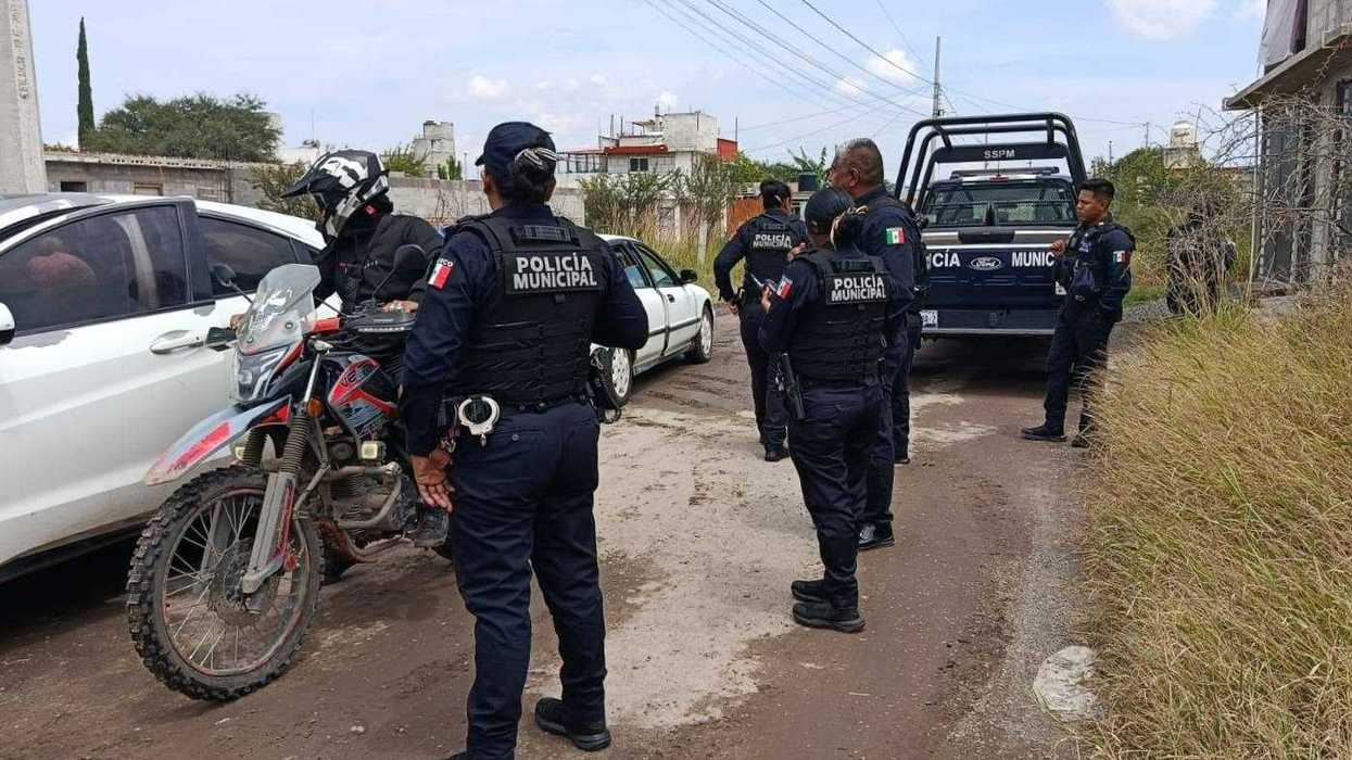 Elementos de la Policía Municipal y Policía Estatal durante patrullaje en comunidad de San Juan del Río