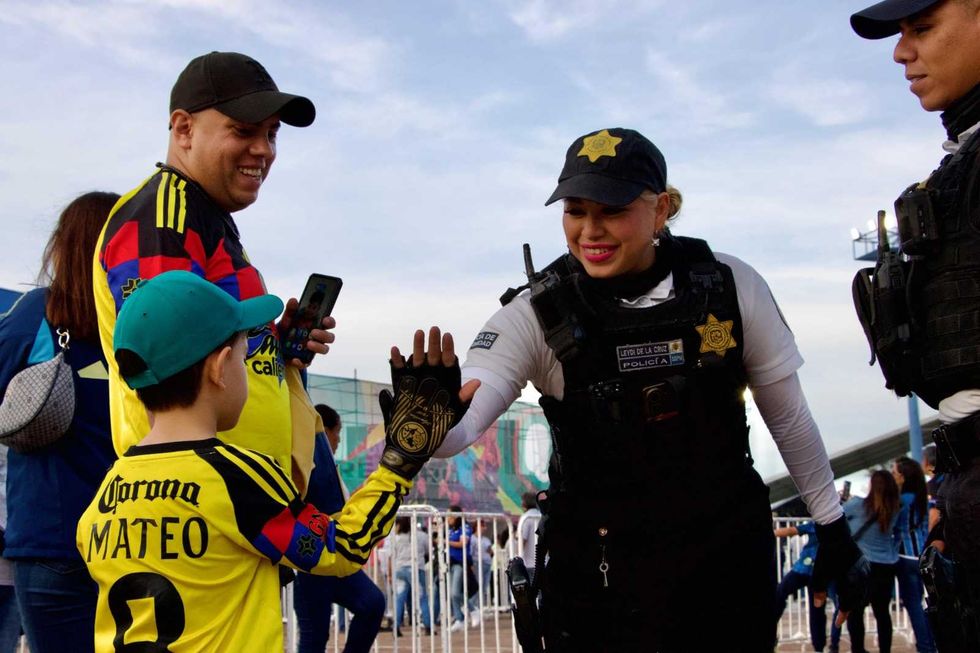 Elementos de la Secretar\u00eda de Seguridad P\u00fablica Municipal realizan labores de vigilancia en calles de la capital queretana.