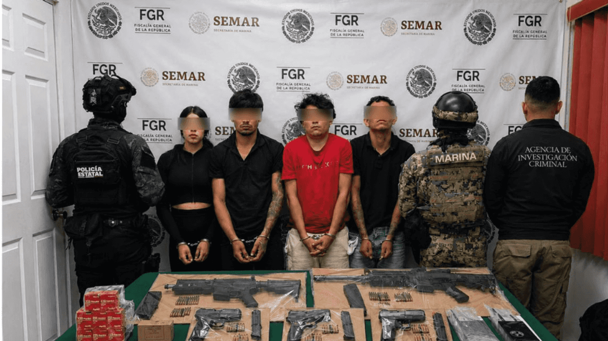 Elementos de la Secretaría de Marina y corporaciones de seguridad participaron en un operativo que desarticuló a la célula Jalipa del CJNG en el puerto de Manzanillo, Colima.