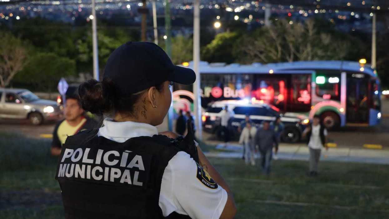 Elementos de la Secretaría de Seguridad Pública Municipal realizan labores de vigilancia en calles de la capital queretana.