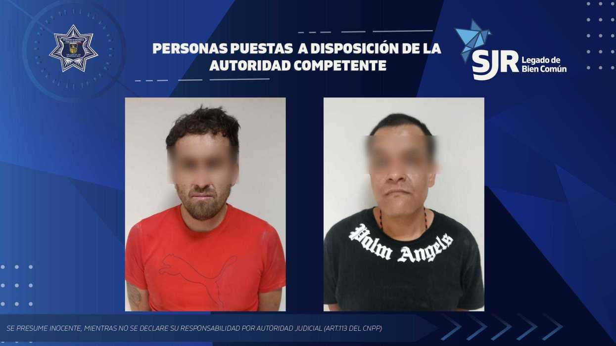 Elementos de la SSPM de San Juan del Río durante la detención de dos hombres con presunta metanfetamina en la colonia El Pedregal tras seguimiento a camioneta NP300 con reporte de robo