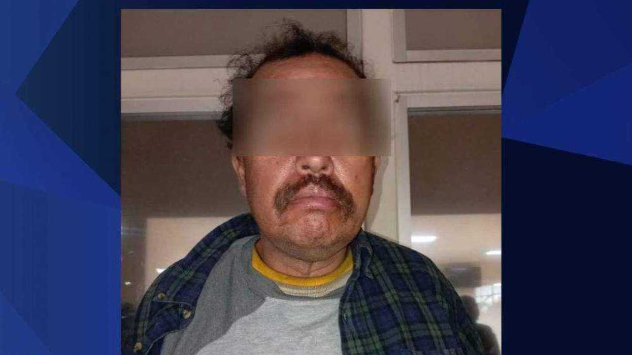 Elementos de la SSPM durante una detención por presunto abuso sexual.