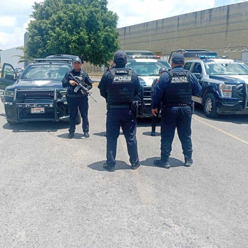 Elementos de la SSPM y la Polic\u00eda Estatal de Quer\u00e9taro durante un operativo de patrullaje en San Juan del R\u00edo.
