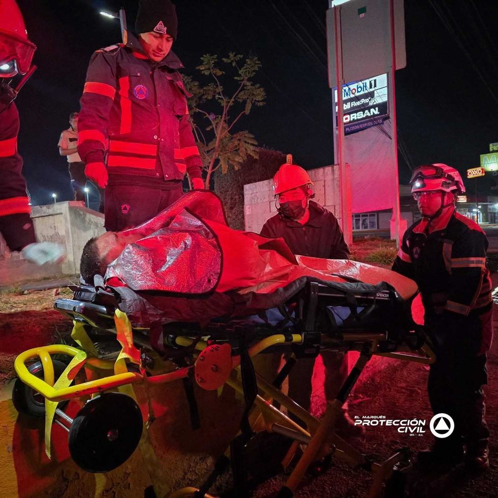 Elementos de Protecci\u00f3n Civil de El Marqu\u00e9s realizan rescate de persona en cisterna sobre la autopista federal 57