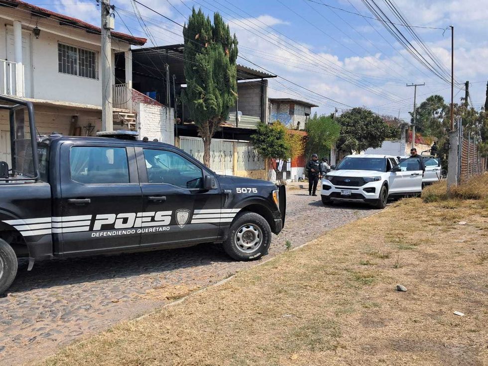 Elementos de seguridad durante cateos por asalto mortal en zona oriente de San Juan del R\u00edo, Quer\u00e9taro