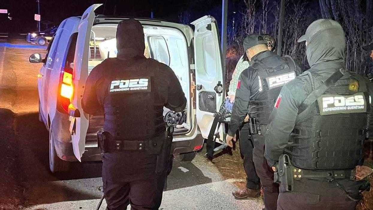 Elementos del Ejército Mexicano, Guardia Nacional y policías realizan patrullaje coordinado en caminos de la Sierra Gorda de Querétaro durante operativo de seguridad en zonas limítrofes