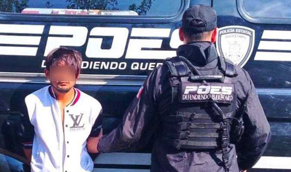 Elementos del Grupo de Rescate y Operaciones Especiales realizan patrullaje preventivo en la colonia Hacienda Santa Rosa de Querétaro.