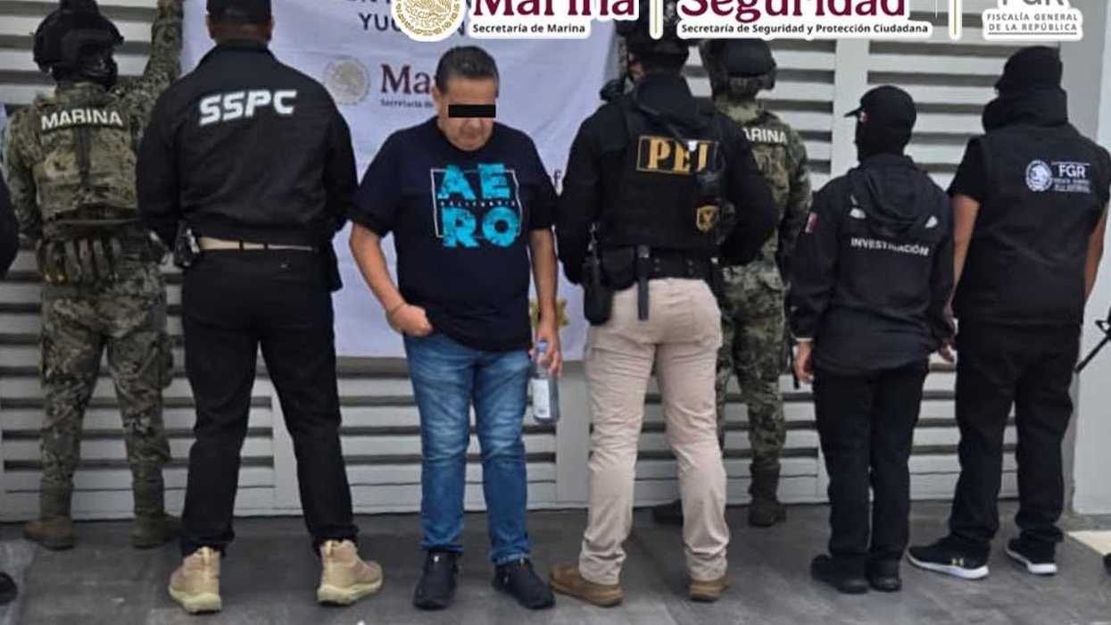 Elementos federales detuvieron en Mérida, Yucatán, a Justo Aurelio Rivera Parrazales, empresario que había sido reportado como fallecido tras el ataque armado ocurrido en el bar Fisher's House de Querétaro en marzo de 2025.