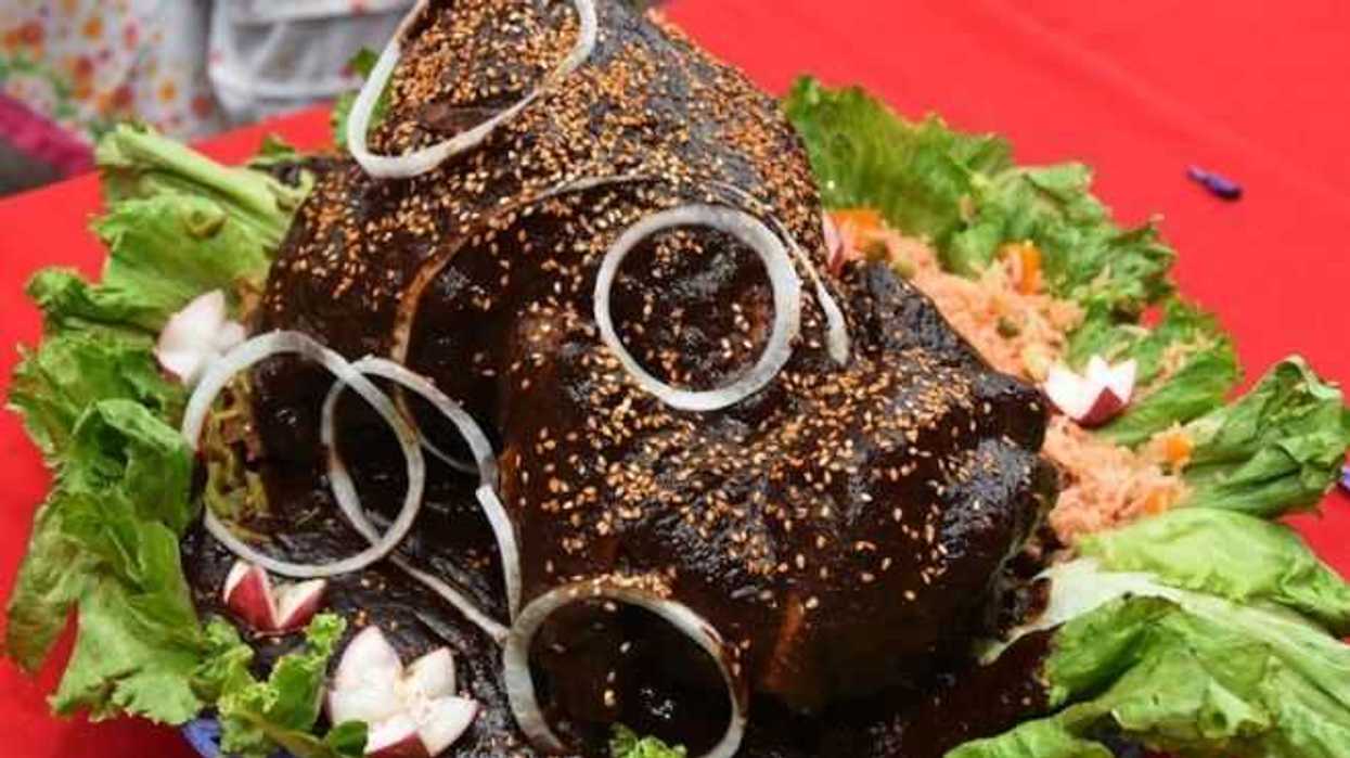 en-abril-feria-del-mole-la-nieve-y-la-enchilada-en-el-marques3