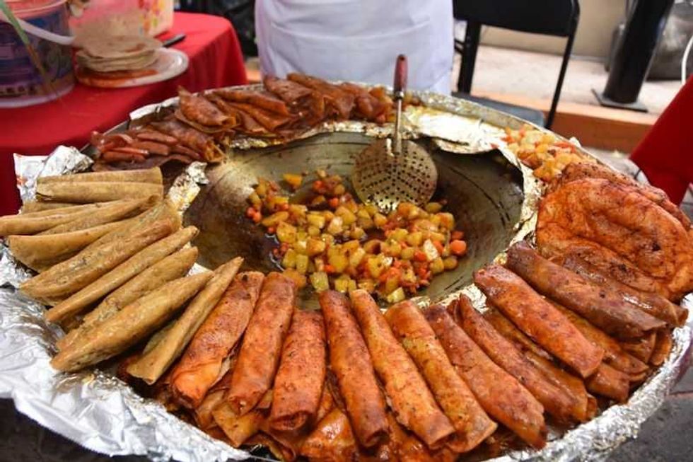 en abril feria del mole la nieve y la enchilada en el marques6