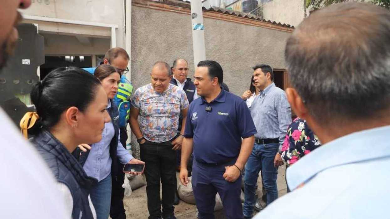Encabeza alcalde atención a afectados por fuertes lluvias en Querétaro.
